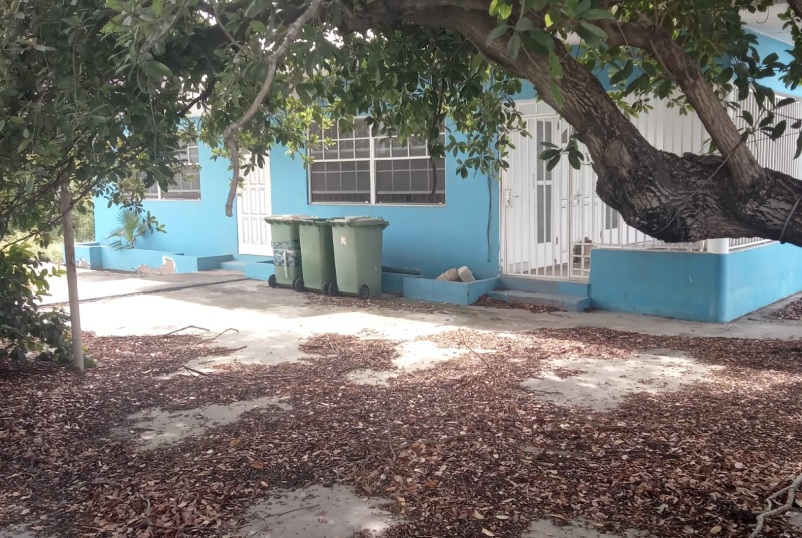 Waterfront Property for Sale – Marie Pampoen, Martin Luther King Blvd